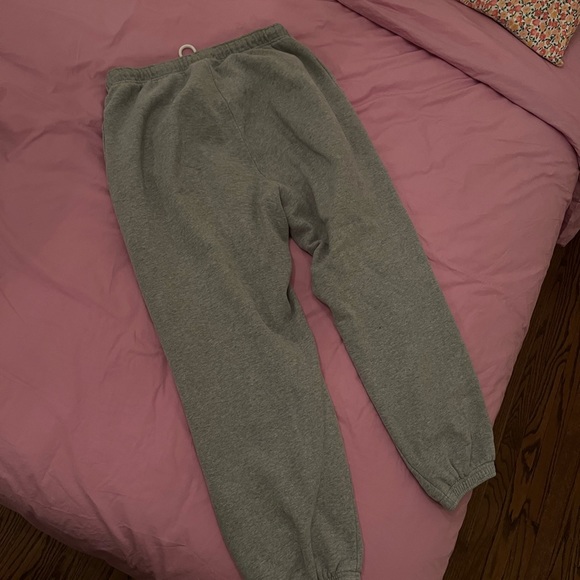 Aritzia TNA Mega Sweatpants - Picture 3 of 3